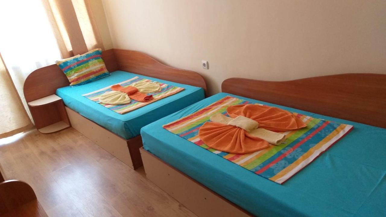 Ivanovi Guest House 프리모르스코 외부 사진