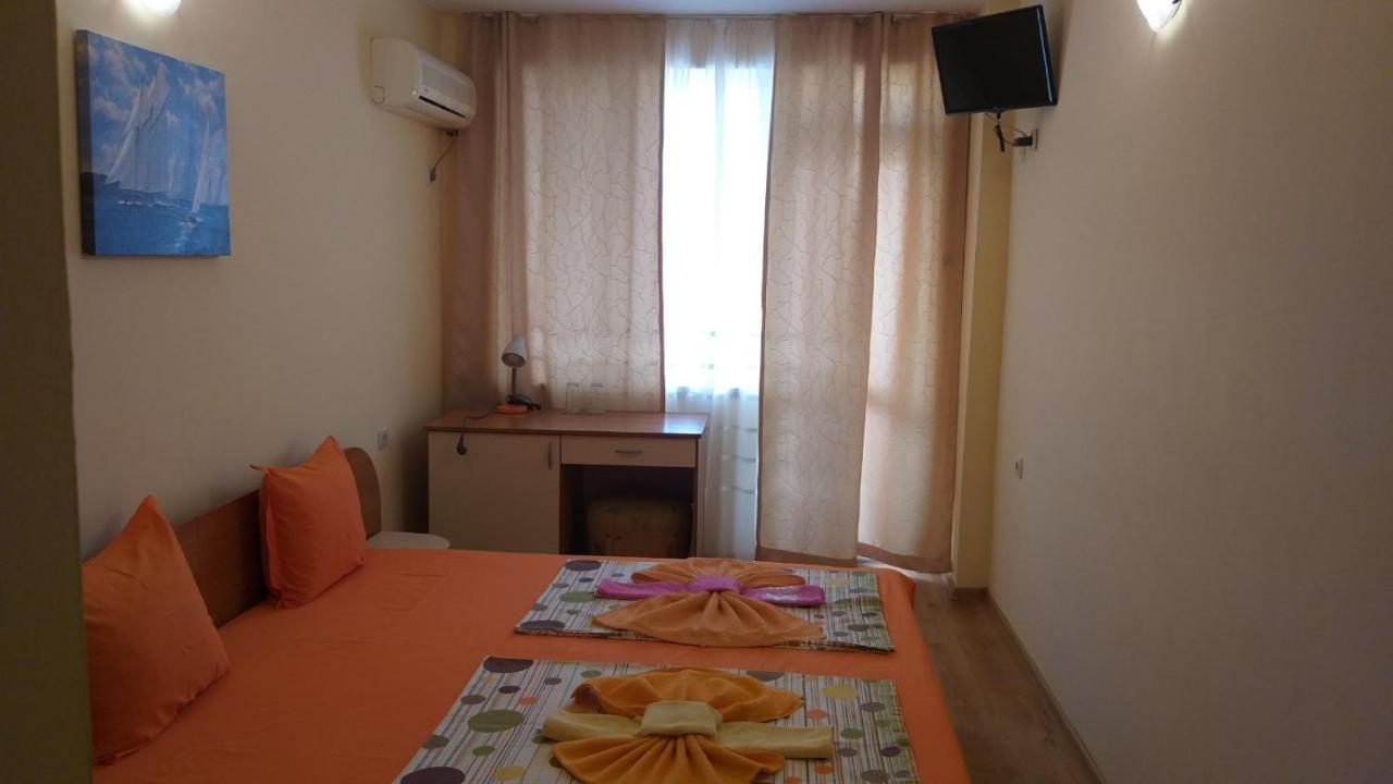 Ivanovi Guest House 프리모르스코 외부 사진