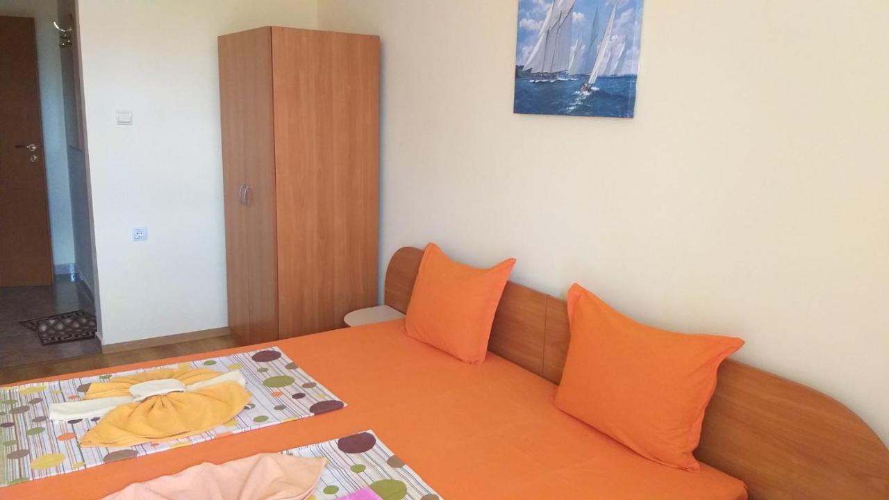 Ivanovi Guest House 프리모르스코 외부 사진