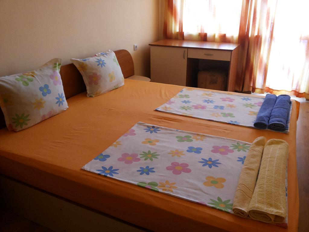 Ivanovi Guest House 프리모르스코 객실 사진