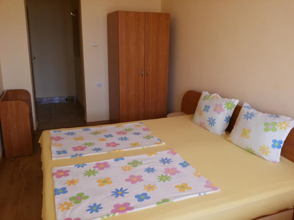 Ivanovi Guest House 프리모르스코 객실 사진