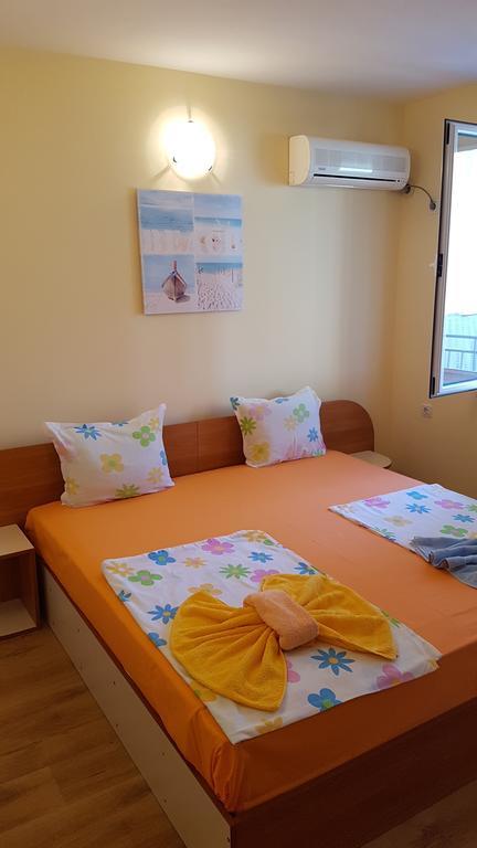 Ivanovi Guest House 프리모르스코 외부 사진